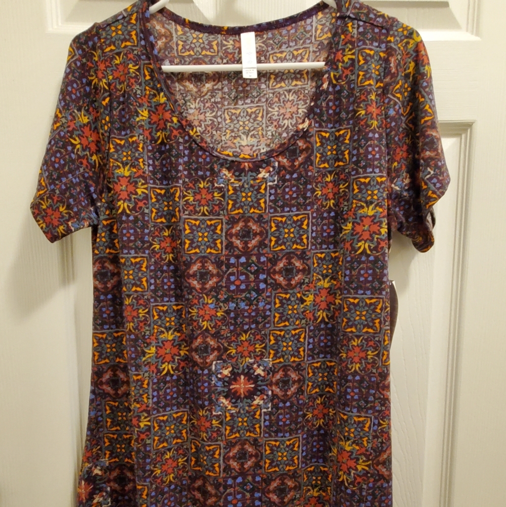 *Lularoe Classic-T*